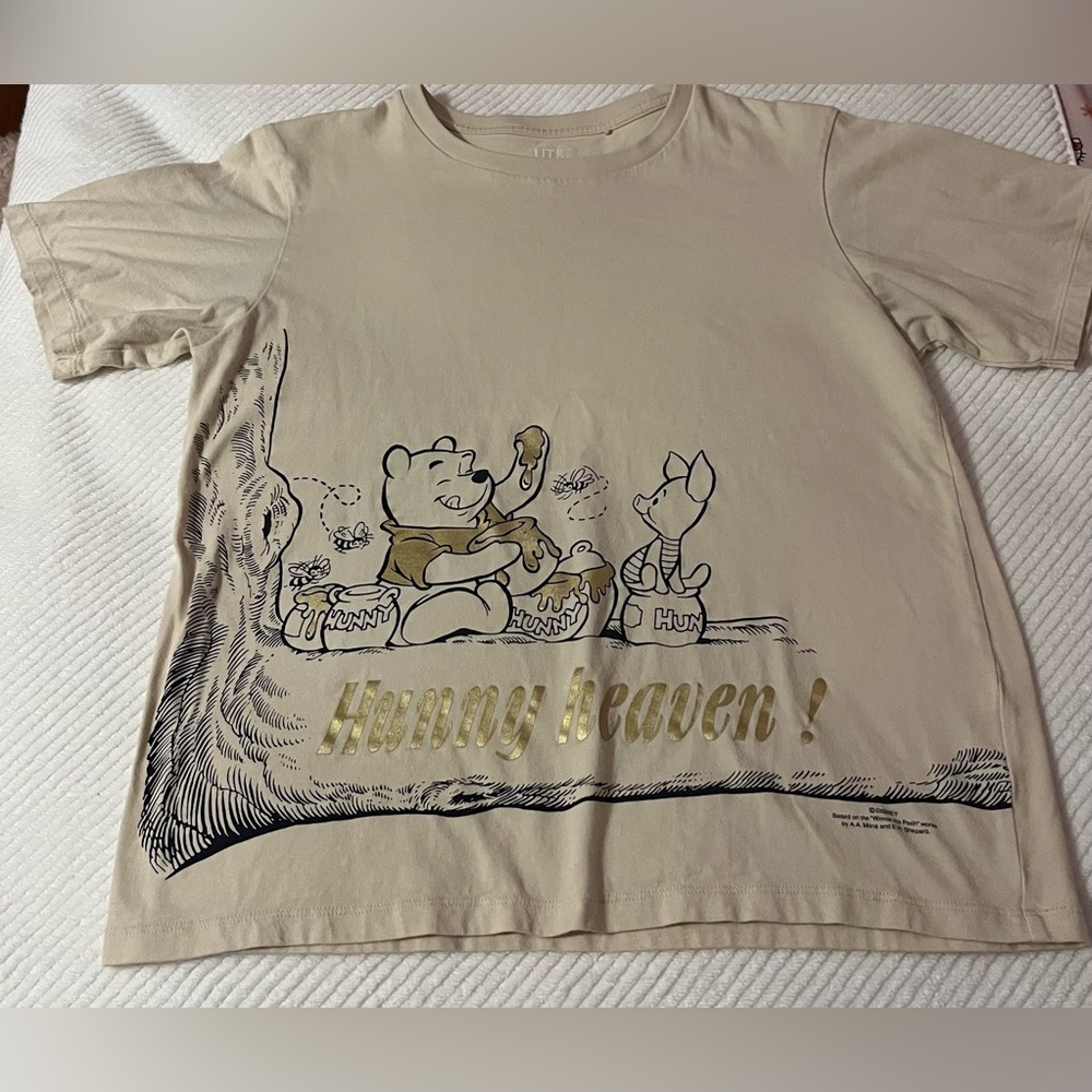 Uniqlo Cream Winnie the Pooh Short Sleeve Tee